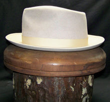 Load image into Gallery viewer, Vintage Borsalino Fedora