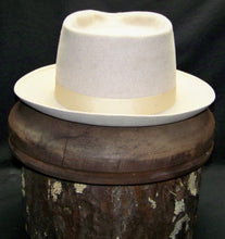 Load image into Gallery viewer, Vintage Borsalino Fedora