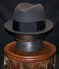 Load image into Gallery viewer, Vintage Cavanagh Fedora