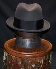 Load image into Gallery viewer, Vintage Cavanagh Fedora