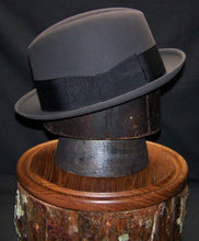 Load image into Gallery viewer, Vintage Cavanagh Fedora