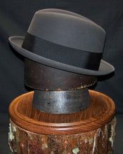 Load image into Gallery viewer, Vintage Cavanagh Fedora