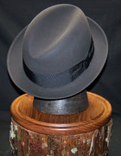 Load image into Gallery viewer, Vintage Cavanagh Fedora