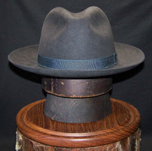 Load image into Gallery viewer, Vintage Dobbs Fedora