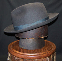 Load image into Gallery viewer, Vintage Dobbs Fedora