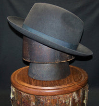 Load image into Gallery viewer, Vintage Dobbs Fedora