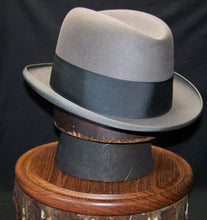 Load image into Gallery viewer, Vintage 1960's Dobbs Homburg