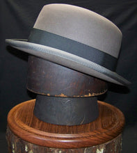 Load image into Gallery viewer, Vintage 1960's Dobbs Homburg