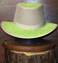 Load image into Gallery viewer, The Breeze Sun Hat (green)
