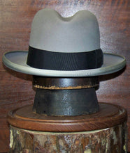 Load image into Gallery viewer, Vintage 1950&#39;s Champ Homburg
