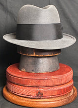 Load image into Gallery viewer, Vintage Stetson Fedora 1960’s 7 1/4
