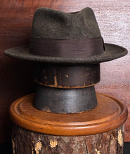 Load image into Gallery viewer, Goorin Bro. Fedora
