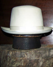 Load image into Gallery viewer, Vintage Deluxe Quality Top Hat
