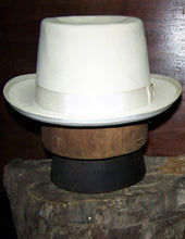 Load image into Gallery viewer, Vintage Deluxe Quality Top Hat
