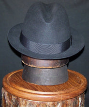 Load image into Gallery viewer, Vintage Borsalino Fedora Trilby
